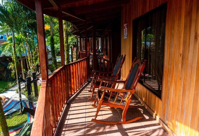 Четырехместный Номер Deluxe, Poshtel Arenal