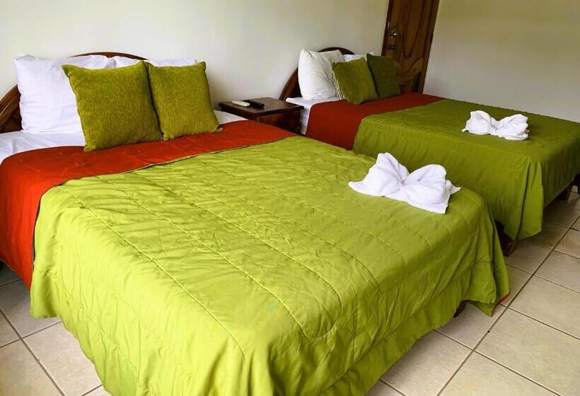 Номер Стандарт с Балконом, Poshtel Arenal