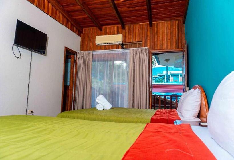 Четырехместный Номер Deluxe, Poshtel Arenal