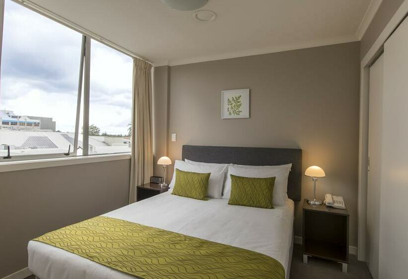 스탠다드 스튜디오, Quest On Ward Serviced Apartments