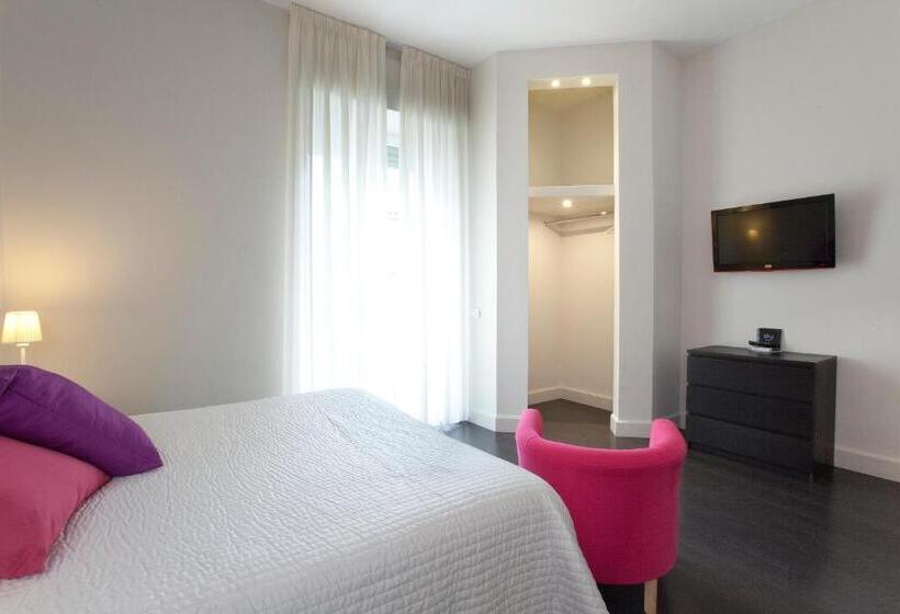Номер Deluxe с Балконом, Sorrento Apartments One