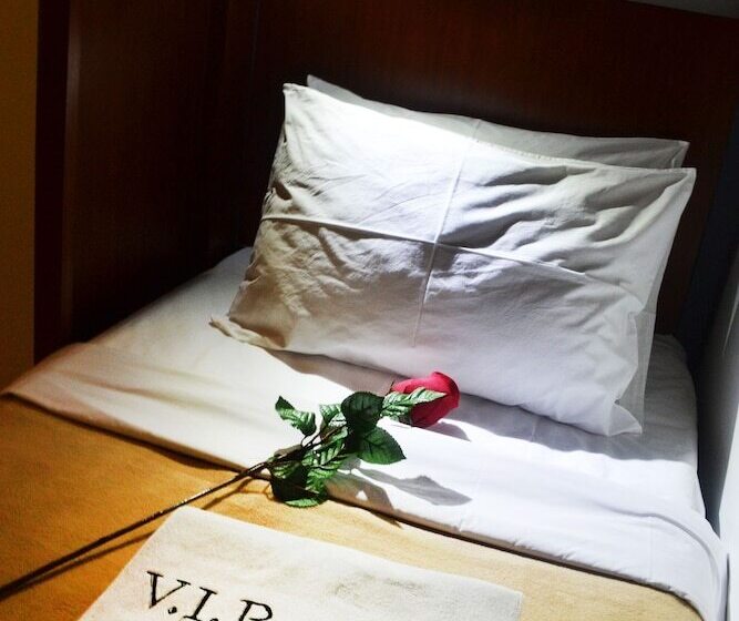 공동 객실, Townhouse Oak Vip Suites