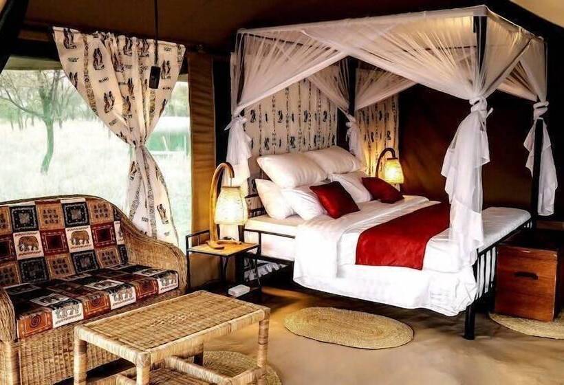 چادر با خدمات رفاهی لوکس, Osinon Camps & Lodges