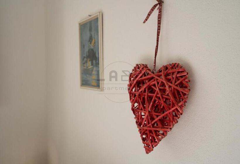 آپارتمان 1 خوابه با چشم‌انداز دریا, Residenza Crivo