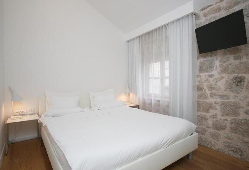 Вилла Deluxe 3 Спальни, Divota Apartment