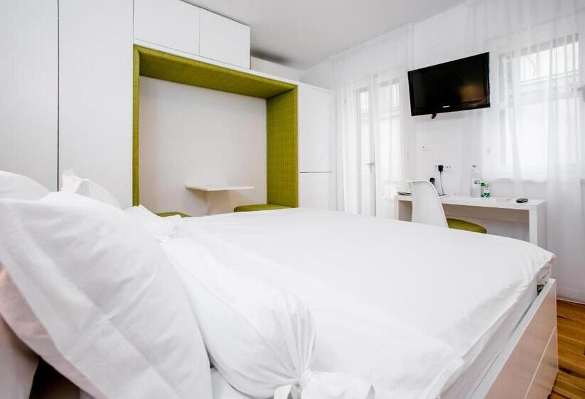 Номер Basic с Балконом, Divota Apartment