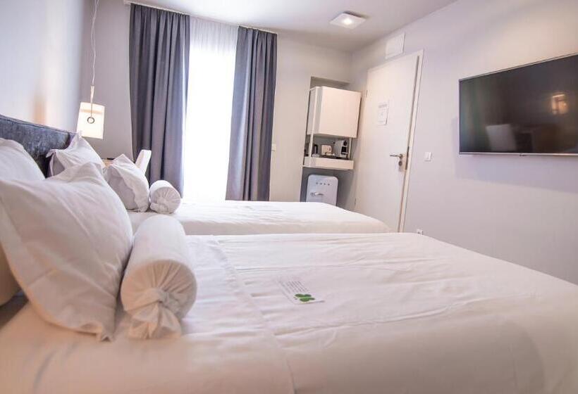 Номер Deluxe с Балконом, Divota Apartment