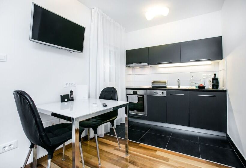 Студия Стандарт, Divota Apartment