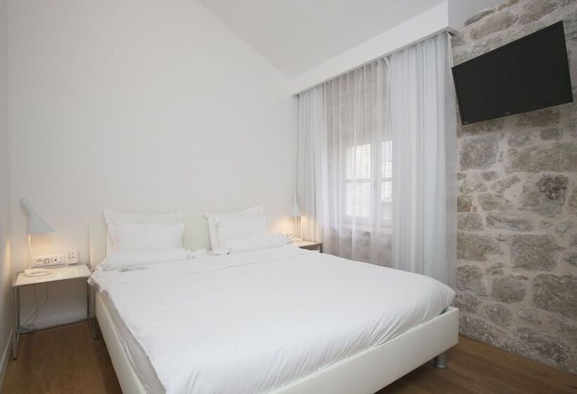 Вилла Deluxe 3 Спальни, Divota Apartment