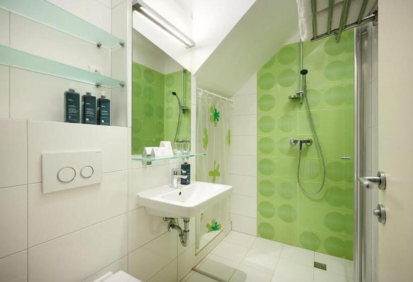 Номер Basic с Балконом, Divota Apartment