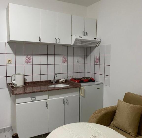 Люкс с Балконом, Naturella Apart