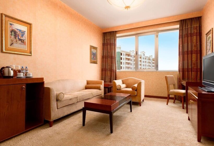 سوییت جونیور, Ramada Plaza By Wyndham Gence