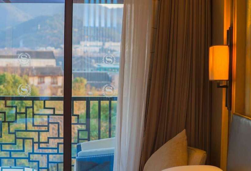 Номер Deluxe Вид на Сад, Sheraton Grand Hangzhou Wetland Park Resort
