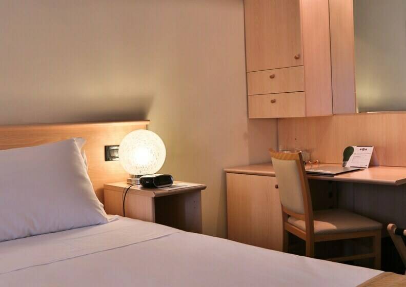 Quarto Estandar Individual, Terme Imperial