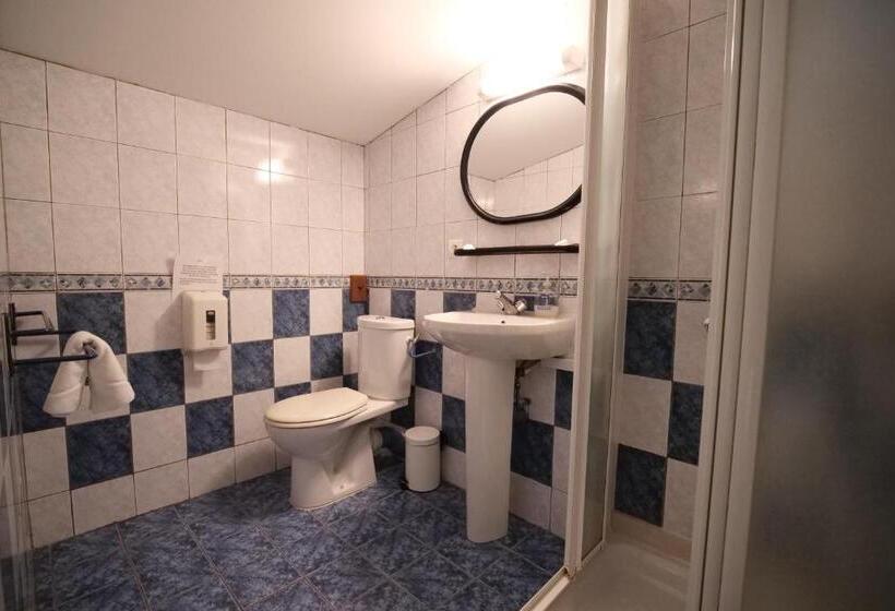 Четырехместный Номер Стандарт, Auberge Trabenia