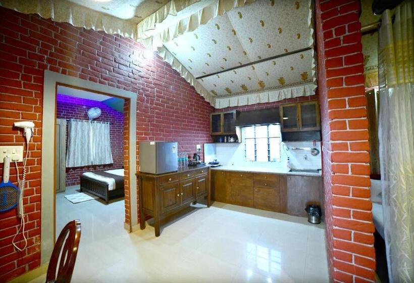 جناح إدارى, Amrit Van Resort