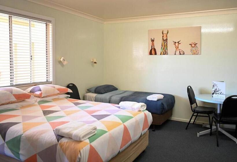 اتاق استاندارد چهار تخته, Motel Blackall