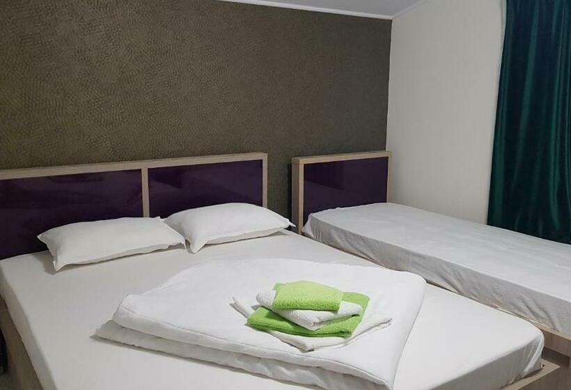 Chambre Deluxe, Vila Fara Nume