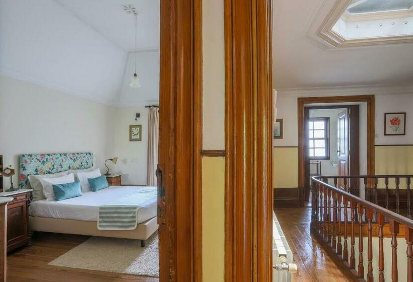 Номер Стандарт, Outeiro Tuías   Manor House