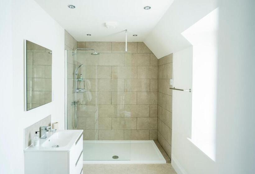 Quarto Estandar, Black Bull