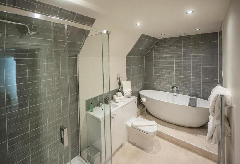 Quarto Estandar, Black Bull