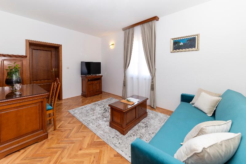اتاق لوکس, Heritage Hotel Tisno