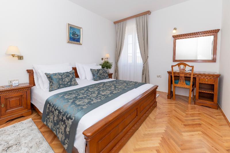 اتاق لوکس, Heritage Hotel Tisno