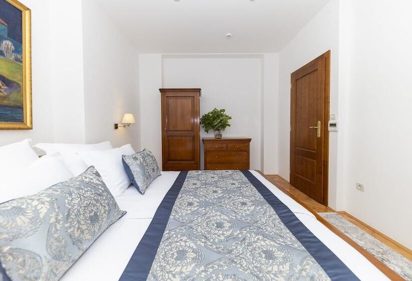 Полулюкс Вид на Море, Heritage Hotel Tisno