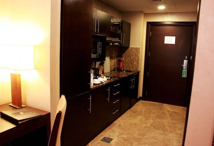 Студия Стандарт, Tulip Creek Hotel Apartments