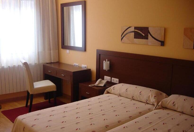 Номер Стандарт Трехместный, Hostal Acanto