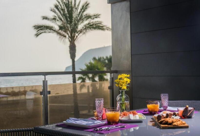 سوئیت با چشم‌انداز, H Boutique La Caleta Bay