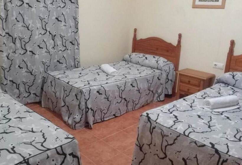 ベーシックトリプルルーム, Hostal Las Parcelas