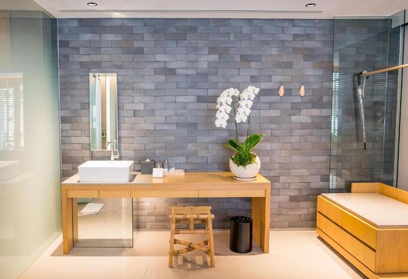 سوییت سوپریور, Ad Lib Hotel Bangkok
