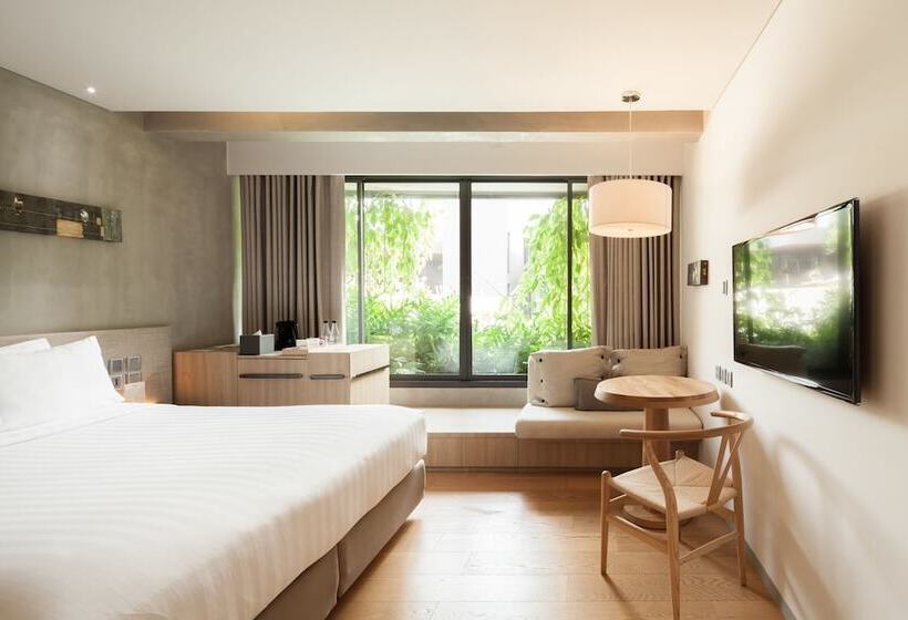 سوییت سوپریور, Ad Lib Hotel Bangkok