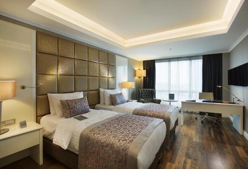 חדר דלוקס עם נוף, Dedeman Bostanci Istanbul Hotel & Convention Center