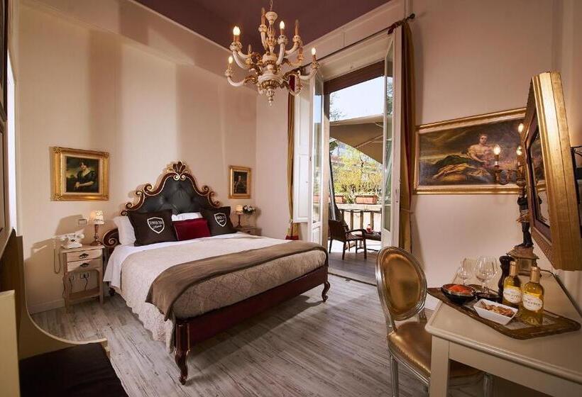 اتاق لوکس با بالکن, Villa Tower Inn