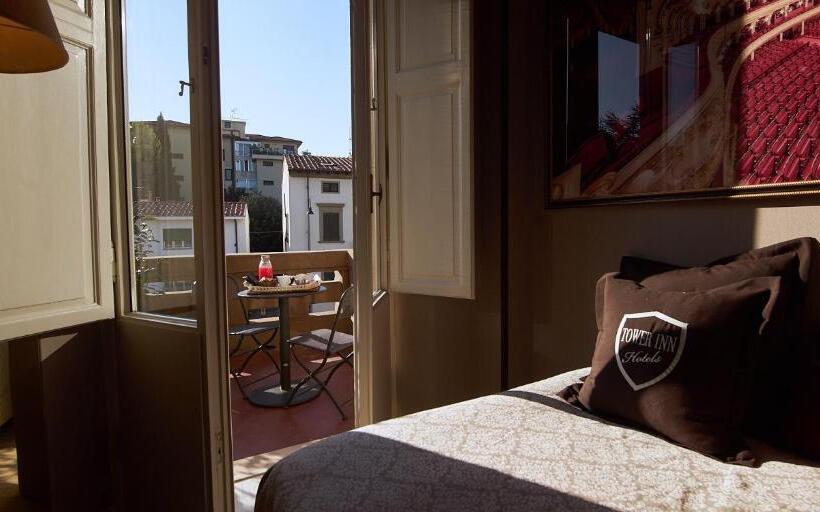 سوییت لوکس, Villa Tower Inn