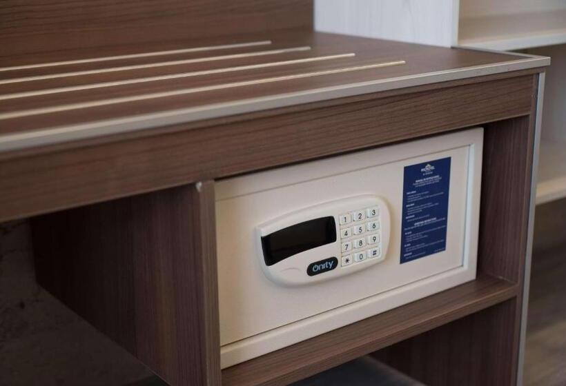 장애인을 위한 스탠다드 룸, Microtel Inn & Suites By Wyndham Guadalajara Sur