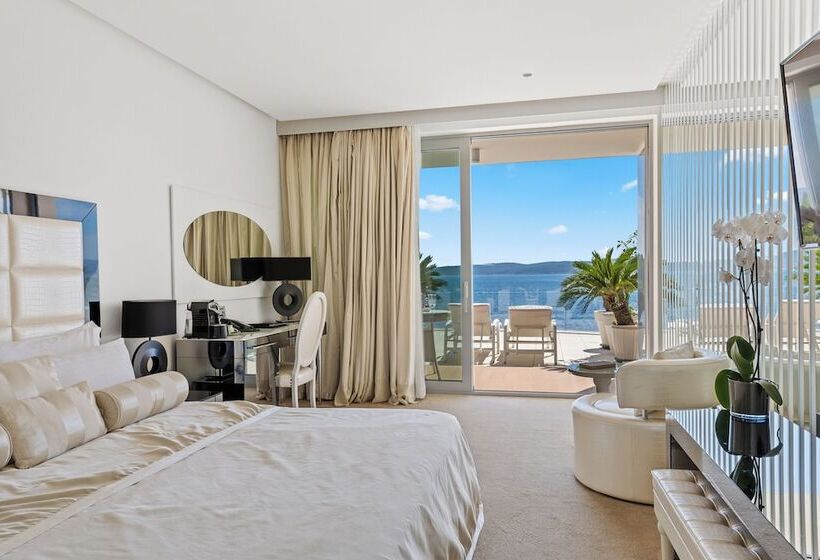 اتاق لوکس با چشم‌انداز دریا, Luxury Hotel Amabilis