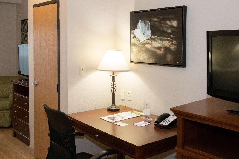 带大床的套房, Best Western I 5 Inn & Suites