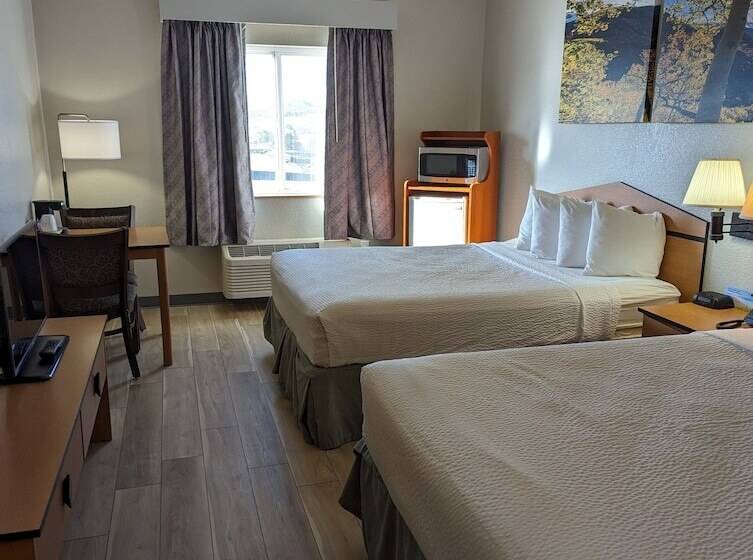 스탠다드 룸 더블 침대 2개, Days Inn & Suites By Wyndham Castle Rock