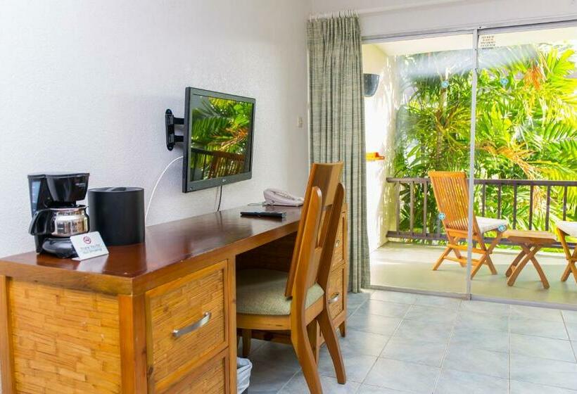 اتاق استاندارد با چشم‌انداز استخر, Infinity On The Beach
