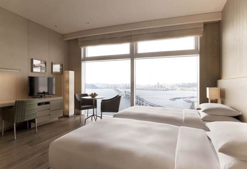 스탠다드 룸 바다 전망, Park Hyatt Busan