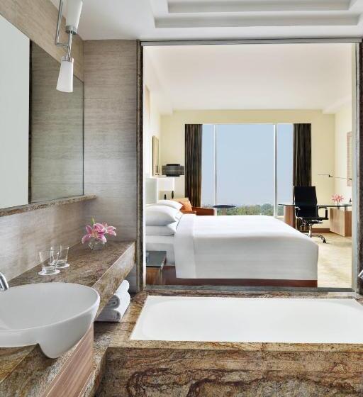 Номер Стандарт 2 Двуспальные Кровати, Bengaluru Marriott Hotel Whitefield