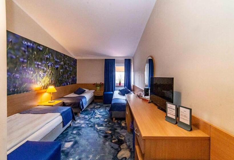 Quarto Triplo Estandar, Metropol