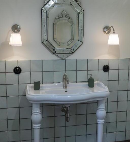 Quarto Superior, Hôtel De Colbert