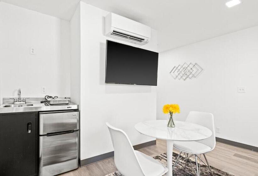 标准工作室, Sunset Inn South Miami