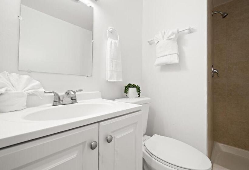 스탠다드 스튜디오, Sunset Inn South Miami