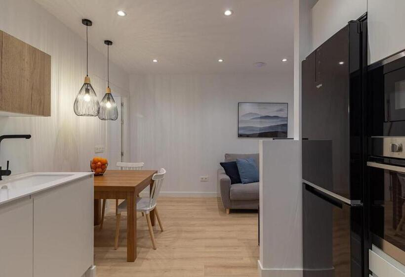 חדר סטנדרט חדר אמבטיה משותף, Room4you Oviedo By Asturias Holidays