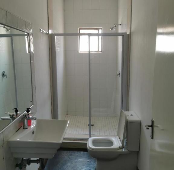 غرفة قياسية فردية, White House Guesthouse 29kew